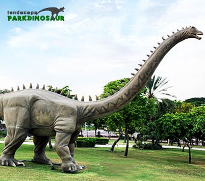 El dinosaure artificial de gran mida sembla real